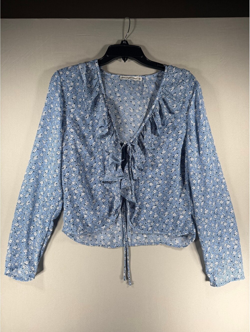 Abercrombie & Fitch Women's Blue Floral Ruffle Blouse Size Medium